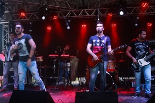 
<a style='margin-left: 5px;' class='btn btn-xs btn-social btn-facebook' href='https://www.facebook.com/sharer/sharer.php?u=https://www.galeramix.com.br/imagem/a46/800-800-90/conteudo/site_galerias/46/churrascada-afajti-tijucas-galera-mix-98.jpg' rel='popup' data-width='500' data-height='400'><i class='fa fa-facebook'></i>Compartilhar <span class='hidden-xs'>no Facebook</span>
</a> 
<a class='btn btn-default btn-xs' target='_blank' href='imagem/a46/800-800-90/conteudo/site_galerias/46/churrascada-afajti-tijucas-galera-mix-98.jpg'>
<span class='glyphicon glyphicon-cloud-download'></span> Salvar
</a>
