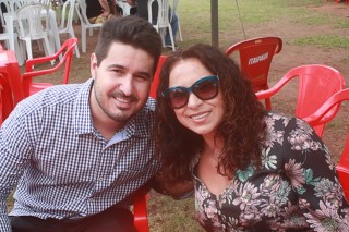 
                    <a style='margin-left: 5px;' class='btn btn-xs btn-social btn-facebook' href='https://www.facebook.com/sharer/sharer.php?u=https://www.galeramix.com.br/imagem/a47/800-800-90/conteudo/site_galerias/47/feijoada-consciencia-negra-casarao-gallotti-tijucas-12.jpg' rel='popup' data-width='500' data-height='400'><i class='fa fa-facebook'></i>Compartilhar <span class='hidden-xs'>no Facebook</span>
                </a> 
                <a class='btn btn-default btn-xs' target='_blank' href='imagem/a47/800-800-90/conteudo/site_galerias/47/feijoada-consciencia-negra-casarao-gallotti-tijucas-12.jpg'>
                    <span class='glyphicon glyphicon-cloud-download'></span> Salvar
                </a>
                