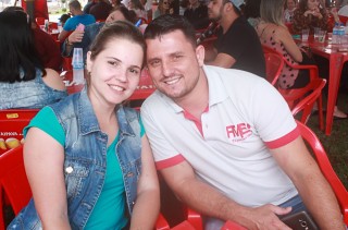 
<a style='margin-left: 5px;' class='btn btn-xs btn-social btn-facebook' href='https://www.facebook.com/sharer/sharer.php?u=https://www.galeramix.com.br/imagem/a47/800-800-90/conteudo/site_galerias/47/feijoada-consciencia-negra-casarao-gallotti-tijucas-17.jpg' rel='popup' data-width='500' data-height='400'><i class='fa fa-facebook'></i>Compartilhar <span class='hidden-xs'>no Facebook</span>
</a> 
<a class='btn btn-default btn-xs' target='_blank' href='imagem/a47/800-800-90/conteudo/site_galerias/47/feijoada-consciencia-negra-casarao-gallotti-tijucas-17.jpg'>
<span class='glyphicon glyphicon-cloud-download'></span> Salvar
</a>
