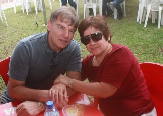 
<a style='margin-left: 5px;' class='btn btn-xs btn-social btn-facebook' href='https://www.facebook.com/sharer/sharer.php?u=https://www.galeramix.com.br/imagem/a47/800-800-90/conteudo/site_galerias/47/feijoada-consciencia-negra-casarao-gallotti-tijucas-18.jpg' rel='popup' data-width='500' data-height='400'><i class='fa fa-facebook'></i>Compartilhar <span class='hidden-xs'>no Facebook</span>
</a> 
<a class='btn btn-default btn-xs' target='_blank' href='imagem/a47/800-800-90/conteudo/site_galerias/47/feijoada-consciencia-negra-casarao-gallotti-tijucas-18.jpg'>
<span class='glyphicon glyphicon-cloud-download'></span> Salvar
</a>
