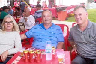 
<a style='margin-left: 5px;' class='btn btn-xs btn-social btn-facebook' href='https://www.facebook.com/sharer/sharer.php?u=https://www.galeramix.com.br/imagem/a47/800-800-90/conteudo/site_galerias/47/feijoada-consciencia-negra-casarao-gallotti-tijucas-3.jpg' rel='popup' data-width='500' data-height='400'><i class='fa fa-facebook'></i>Compartilhar <span class='hidden-xs'>no Facebook</span>
</a> 
<a class='btn btn-default btn-xs' target='_blank' href='imagem/a47/800-800-90/conteudo/site_galerias/47/feijoada-consciencia-negra-casarao-gallotti-tijucas-3.jpg'>
<span class='glyphicon glyphicon-cloud-download'></span> Salvar
</a>
