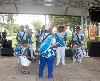 
<a style='margin-left: 5px;' class='btn btn-xs btn-social btn-facebook' href='https://www.facebook.com/sharer/sharer.php?u=https://www.galeramix.com.br/imagem/a47/800-800-90/conteudo/site_galerias/47/feijoada-consciencia-negra-casarao-gallotti-tijucas-48.jpg' rel='popup' data-width='500' data-height='400'><i class='fa fa-facebook'></i>Compartilhar <span class='hidden-xs'>no Facebook</span>
</a> 
<a class='btn btn-default btn-xs' target='_blank' href='imagem/a47/800-800-90/conteudo/site_galerias/47/feijoada-consciencia-negra-casarao-gallotti-tijucas-48.jpg'>
<span class='glyphicon glyphicon-cloud-download'></span> Salvar
</a>
