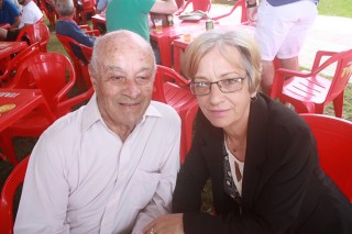 
<a style='margin-left: 5px;' class='btn btn-xs btn-social btn-facebook' href='https://www.facebook.com/sharer/sharer.php?u=https://www.galeramix.com.br/imagem/a47/800-800-90/conteudo/site_galerias/47/feijoada-consciencia-negra-casarao-gallotti-tijucas-67.jpg' rel='popup' data-width='500' data-height='400'><i class='fa fa-facebook'></i>Compartilhar <span class='hidden-xs'>no Facebook</span>
</a> 
<a class='btn btn-default btn-xs' target='_blank' href='imagem/a47/800-800-90/conteudo/site_galerias/47/feijoada-consciencia-negra-casarao-gallotti-tijucas-67.jpg'>
<span class='glyphicon glyphicon-cloud-download'></span> Salvar
</a>
