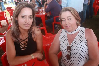 
<a style='margin-left: 5px;' class='btn btn-xs btn-social btn-facebook' href='https://www.facebook.com/sharer/sharer.php?u=https://www.galeramix.com.br/imagem/a47/800-800-90/conteudo/site_galerias/47/feijoada-consciencia-negra-casarao-gallotti-tijucas-69.jpg' rel='popup' data-width='500' data-height='400'><i class='fa fa-facebook'></i>Compartilhar <span class='hidden-xs'>no Facebook</span>
</a> 
<a class='btn btn-default btn-xs' target='_blank' href='imagem/a47/800-800-90/conteudo/site_galerias/47/feijoada-consciencia-negra-casarao-gallotti-tijucas-69.jpg'>
<span class='glyphicon glyphicon-cloud-download'></span> Salvar
</a>
