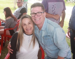 
<a style='margin-left: 5px;' class='btn btn-xs btn-social btn-facebook' href='https://www.facebook.com/sharer/sharer.php?u=https://www.galeramix.com.br/imagem/a47/800-800-90/conteudo/site_galerias/47/feijoada-consciencia-negra-casarao-gallotti-tijucas-72.jpg' rel='popup' data-width='500' data-height='400'><i class='fa fa-facebook'></i>Compartilhar <span class='hidden-xs'>no Facebook</span>
</a> 
<a class='btn btn-default btn-xs' target='_blank' href='imagem/a47/800-800-90/conteudo/site_galerias/47/feijoada-consciencia-negra-casarao-gallotti-tijucas-72.jpg'>
<span class='glyphicon glyphicon-cloud-download'></span> Salvar
</a>
