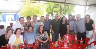 
<a style='margin-left: 5px;' class='btn btn-xs btn-social btn-facebook' href='https://www.facebook.com/sharer/sharer.php?u=https://www.galeramix.com.br/imagem/a47/800-800-90/conteudo/site_galerias/47/feijoada-consciencia-negra-casarao-gallotti-tijucas-76.jpg' rel='popup' data-width='500' data-height='400'><i class='fa fa-facebook'></i>Compartilhar <span class='hidden-xs'>no Facebook</span>
</a> 
<a class='btn btn-default btn-xs' target='_blank' href='imagem/a47/800-800-90/conteudo/site_galerias/47/feijoada-consciencia-negra-casarao-gallotti-tijucas-76.jpg'>
<span class='glyphicon glyphicon-cloud-download'></span> Salvar
</a>
