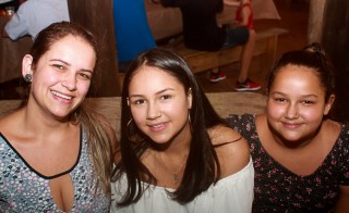 
                            <a style='margin-left: 5px;' class='btn btn-xs btn-social btn-facebook' href='https://www.facebook.com/sharer/sharer.php?u=https://www.galeramix.com.br/imagem/a48/800-800-90/conteudo/site_galerias/48/1-costelaco-da-amizade-pista-do-binho-canelinha-11.jpg' rel='popup' data-width='500' data-height='400'><i class='fa fa-facebook'></i>Compartilhar <span class='hidden-xs'>no Facebook</span>
                        </a> 
                        <a class='btn btn-default btn-xs' target='_blank' href='imagem/a48/800-800-90/conteudo/site_galerias/48/1-costelaco-da-amizade-pista-do-binho-canelinha-11.jpg'>
                            <span class='glyphicon glyphicon-cloud-download'></span> Salvar
                        </a>
                        