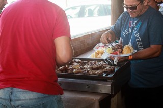 
                        <a style='margin-left: 5px;' class='btn btn-xs btn-social btn-facebook' href='https://www.facebook.com/sharer/sharer.php?u=https://www.galeramix.com.br/imagem/a48/800-800-90/conteudo/site_galerias/48/1-costelaco-da-amizade-pista-do-binho-canelinha-12.jpg' rel='popup' data-width='500' data-height='400'><i class='fa fa-facebook'></i>Compartilhar <span class='hidden-xs'>no Facebook</span>
                    </a> 
                    <a class='btn btn-default btn-xs' target='_blank' href='imagem/a48/800-800-90/conteudo/site_galerias/48/1-costelaco-da-amizade-pista-do-binho-canelinha-12.jpg'>
                        <span class='glyphicon glyphicon-cloud-download'></span> Salvar
                    </a>
                    