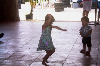 
        <a style='margin-left: 5px;' class='btn btn-xs btn-social btn-facebook' href='https://www.facebook.com/sharer/sharer.php?u=https://www.galeramix.com.br/imagem/a48/800-800-90/conteudo/site_galerias/48/1-costelaco-da-amizade-pista-do-binho-canelinha-16.jpg' rel='popup' data-width='500' data-height='400'><i class='fa fa-facebook'></i>Compartilhar <span class='hidden-xs'>no Facebook</span>
    </a> 
    <a class='btn btn-default btn-xs' target='_blank' href='imagem/a48/800-800-90/conteudo/site_galerias/48/1-costelaco-da-amizade-pista-do-binho-canelinha-16.jpg'>
        <span class='glyphicon glyphicon-cloud-download'></span> Salvar
    </a>
    