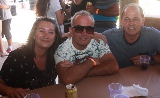 
<a style='margin-left: 5px;' class='btn btn-xs btn-social btn-facebook' href='https://www.facebook.com/sharer/sharer.php?u=https://www.galeramix.com.br/imagem/a48/800-800-90/conteudo/site_galerias/48/1-costelaco-da-amizade-pista-do-binho-canelinha-26.jpg' rel='popup' data-width='500' data-height='400'><i class='fa fa-facebook'></i>Compartilhar <span class='hidden-xs'>no Facebook</span>
</a> 
<a class='btn btn-default btn-xs' target='_blank' href='imagem/a48/800-800-90/conteudo/site_galerias/48/1-costelaco-da-amizade-pista-do-binho-canelinha-26.jpg'>
<span class='glyphicon glyphicon-cloud-download'></span> Salvar
</a>
