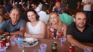 
<a style='margin-left: 5px;' class='btn btn-xs btn-social btn-facebook' href='https://www.facebook.com/sharer/sharer.php?u=https://www.galeramix.com.br/imagem/a48/800-800-90/conteudo/site_galerias/48/1-costelaco-da-amizade-pista-do-binho-canelinha-28.jpg' rel='popup' data-width='500' data-height='400'><i class='fa fa-facebook'></i>Compartilhar <span class='hidden-xs'>no Facebook</span>
</a> 
<a class='btn btn-default btn-xs' target='_blank' href='imagem/a48/800-800-90/conteudo/site_galerias/48/1-costelaco-da-amizade-pista-do-binho-canelinha-28.jpg'>
<span class='glyphicon glyphicon-cloud-download'></span> Salvar
</a>
