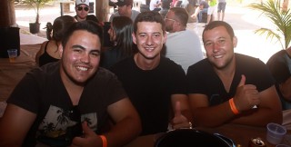 
<a style='margin-left: 5px;' class='btn btn-xs btn-social btn-facebook' href='https://www.facebook.com/sharer/sharer.php?u=https://www.galeramix.com.br/imagem/a48/800-800-90/conteudo/site_galerias/48/1-costelaco-da-amizade-pista-do-binho-canelinha-35.jpg' rel='popup' data-width='500' data-height='400'><i class='fa fa-facebook'></i>Compartilhar <span class='hidden-xs'>no Facebook</span>
</a> 
<a class='btn btn-default btn-xs' target='_blank' href='imagem/a48/800-800-90/conteudo/site_galerias/48/1-costelaco-da-amizade-pista-do-binho-canelinha-35.jpg'>
<span class='glyphicon glyphicon-cloud-download'></span> Salvar
</a>
