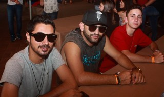 
<a style='margin-left: 5px;' class='btn btn-xs btn-social btn-facebook' href='https://www.facebook.com/sharer/sharer.php?u=https://www.galeramix.com.br/imagem/a48/800-800-90/conteudo/site_galerias/48/1-costelaco-da-amizade-pista-do-binho-canelinha-49.jpg' rel='popup' data-width='500' data-height='400'><i class='fa fa-facebook'></i>Compartilhar <span class='hidden-xs'>no Facebook</span>
</a> 
<a class='btn btn-default btn-xs' target='_blank' href='imagem/a48/800-800-90/conteudo/site_galerias/48/1-costelaco-da-amizade-pista-do-binho-canelinha-49.jpg'>
<span class='glyphicon glyphicon-cloud-download'></span> Salvar
</a>
