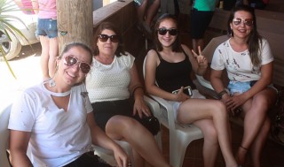 
<a style='margin-left: 5px;' class='btn btn-xs btn-social btn-facebook' href='https://www.facebook.com/sharer/sharer.php?u=https://www.galeramix.com.br/imagem/a48/800-800-90/conteudo/site_galerias/48/1-costelaco-da-amizade-pista-do-binho-canelinha-50.jpg' rel='popup' data-width='500' data-height='400'><i class='fa fa-facebook'></i>Compartilhar <span class='hidden-xs'>no Facebook</span>
</a> 
<a class='btn btn-default btn-xs' target='_blank' href='imagem/a48/800-800-90/conteudo/site_galerias/48/1-costelaco-da-amizade-pista-do-binho-canelinha-50.jpg'>
<span class='glyphicon glyphicon-cloud-download'></span> Salvar
</a>
