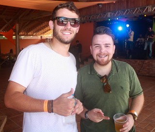 
<a style='margin-left: 5px;' class='btn btn-xs btn-social btn-facebook' href='https://www.facebook.com/sharer/sharer.php?u=https://www.galeramix.com.br/imagem/a48/800-800-90/conteudo/site_galerias/48/1-costelaco-da-amizade-pista-do-binho-canelinha-51.jpg' rel='popup' data-width='500' data-height='400'><i class='fa fa-facebook'></i>Compartilhar <span class='hidden-xs'>no Facebook</span>
</a> 
<a class='btn btn-default btn-xs' target='_blank' href='imagem/a48/800-800-90/conteudo/site_galerias/48/1-costelaco-da-amizade-pista-do-binho-canelinha-51.jpg'>
<span class='glyphicon glyphicon-cloud-download'></span> Salvar
</a>
