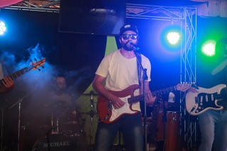 
<a style='margin-left: 5px;' class='btn btn-xs btn-social btn-facebook' href='https://www.facebook.com/sharer/sharer.php?u=https://www.galeramix.com.br/imagem/a48/800-800-90/conteudo/site_galerias/48/1-costelaco-da-amizade-pista-do-binho-canelinha-52.jpg' rel='popup' data-width='500' data-height='400'><i class='fa fa-facebook'></i>Compartilhar <span class='hidden-xs'>no Facebook</span>
</a> 
<a class='btn btn-default btn-xs' target='_blank' href='imagem/a48/800-800-90/conteudo/site_galerias/48/1-costelaco-da-amizade-pista-do-binho-canelinha-52.jpg'>
<span class='glyphicon glyphicon-cloud-download'></span> Salvar
</a>
