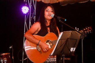 
<a style='margin-left: 5px;' class='btn btn-xs btn-social btn-facebook' href='https://www.facebook.com/sharer/sharer.php?u=https://www.galeramix.com.br/imagem/a48/800-800-90/conteudo/site_galerias/48/1-costelaco-da-amizade-pista-do-binho-canelinha-60.jpg' rel='popup' data-width='500' data-height='400'><i class='fa fa-facebook'></i>Compartilhar <span class='hidden-xs'>no Facebook</span>
</a> 
<a class='btn btn-default btn-xs' target='_blank' href='imagem/a48/800-800-90/conteudo/site_galerias/48/1-costelaco-da-amizade-pista-do-binho-canelinha-60.jpg'>
<span class='glyphicon glyphicon-cloud-download'></span> Salvar
</a>
