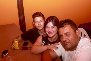 
<a style='margin-left: 5px;' class='btn btn-xs btn-social btn-facebook' href='https://www.facebook.com/sharer/sharer.php?u=https://www.galeramix.com.br/imagem/a48/800-800-90/conteudo/site_galerias/48/1-costelaco-da-amizade-pista-do-binho-canelinha-64.jpg' rel='popup' data-width='500' data-height='400'><i class='fa fa-facebook'></i>Compartilhar <span class='hidden-xs'>no Facebook</span>
</a> 
<a class='btn btn-default btn-xs' target='_blank' href='imagem/a48/800-800-90/conteudo/site_galerias/48/1-costelaco-da-amizade-pista-do-binho-canelinha-64.jpg'>
<span class='glyphicon glyphicon-cloud-download'></span> Salvar
</a>
