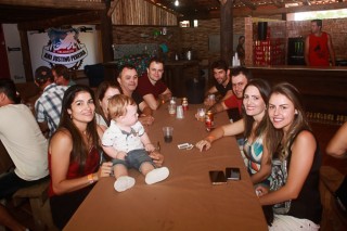 
<a style='margin-left: 5px;' class='btn btn-xs btn-social btn-facebook' href='https://www.facebook.com/sharer/sharer.php?u=https://www.galeramix.com.br/imagem/a48/800-800-90/conteudo/site_galerias/48/1-costelaco-da-amizade-pista-do-binho-canelinha-68.jpg' rel='popup' data-width='500' data-height='400'><i class='fa fa-facebook'></i>Compartilhar <span class='hidden-xs'>no Facebook</span>
</a> 
<a class='btn btn-default btn-xs' target='_blank' href='imagem/a48/800-800-90/conteudo/site_galerias/48/1-costelaco-da-amizade-pista-do-binho-canelinha-68.jpg'>
<span class='glyphicon glyphicon-cloud-download'></span> Salvar
</a>
