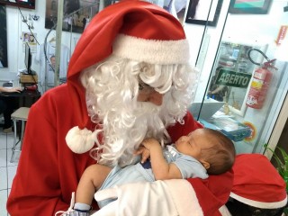 
<a style='margin-left: 5px;' class='btn btn-xs btn-social btn-facebook' href='https://www.facebook.com/sharer/sharer.php?u=https://www.galeramix.com.br/imagem/a49/800-800-90/conteudo/site_galerias/49/2018-papai-noel-galera-mix-loja-do-gorial-natal-tijucas-20.jpg' rel='popup' data-width='500' data-height='400'><i class='fa fa-facebook'></i>Compartilhar <span class='hidden-xs'>no Facebook</span>
</a> 
<a class='btn btn-default btn-xs' target='_blank' href='imagem/a49/800-800-90/conteudo/site_galerias/49/2018-papai-noel-galera-mix-loja-do-gorial-natal-tijucas-20.jpg'>
<span class='glyphicon glyphicon-cloud-download'></span> Salvar
</a>
