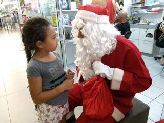 
<a style='margin-left: 5px;' class='btn btn-xs btn-social btn-facebook' href='https://www.facebook.com/sharer/sharer.php?u=https://www.galeramix.com.br/imagem/a49/800-800-90/conteudo/site_galerias/49/2018-papai-noel-galera-mix-loja-do-gorial-natal-tijucas-3.jpg' rel='popup' data-width='500' data-height='400'><i class='fa fa-facebook'></i>Compartilhar <span class='hidden-xs'>no Facebook</span>
</a> 
<a class='btn btn-default btn-xs' target='_blank' href='imagem/a49/800-800-90/conteudo/site_galerias/49/2018-papai-noel-galera-mix-loja-do-gorial-natal-tijucas-3.jpg'>
<span class='glyphicon glyphicon-cloud-download'></span> Salvar
</a>
