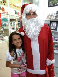 
<a style='margin-left: 5px;' class='btn btn-xs btn-social btn-facebook' href='https://www.facebook.com/sharer/sharer.php?u=https://www.galeramix.com.br/imagem/a49/800-800-90/conteudo/site_galerias/49/2018-papai-noel-galera-mix-loja-do-gorial-natal-tijucas-4.jpg' rel='popup' data-width='500' data-height='400'><i class='fa fa-facebook'></i>Compartilhar <span class='hidden-xs'>no Facebook</span>
</a> 
<a class='btn btn-default btn-xs' target='_blank' href='imagem/a49/800-800-90/conteudo/site_galerias/49/2018-papai-noel-galera-mix-loja-do-gorial-natal-tijucas-4.jpg'>
<span class='glyphicon glyphicon-cloud-download'></span> Salvar
</a>
