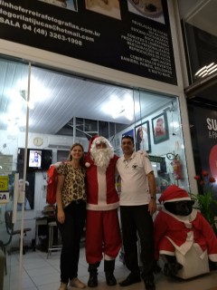 
<a style='margin-left: 5px;' class='btn btn-xs btn-social btn-facebook' href='https://www.facebook.com/sharer/sharer.php?u=https://www.galeramix.com.br/imagem/a49/800-800-90/conteudo/site_galerias/49/2018-papai-noel-galera-mix-loja-do-gorial-natal-tijucas-7.jpg' rel='popup' data-width='500' data-height='400'><i class='fa fa-facebook'></i>Compartilhar <span class='hidden-xs'>no Facebook</span>
</a> 
<a class='btn btn-default btn-xs' target='_blank' href='imagem/a49/800-800-90/conteudo/site_galerias/49/2018-papai-noel-galera-mix-loja-do-gorial-natal-tijucas-7.jpg'>
<span class='glyphicon glyphicon-cloud-download'></span> Salvar
</a>
