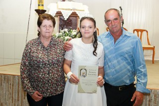 
                                    <a style='margin-left: 5px;' class='btn btn-xs btn-social btn-facebook' href='https://www.facebook.com/sharer/sharer.php?u=https://www.galeramix.com.br/imagem/a51/800-800-90/conteudo/site_galerias/51/primeira-eucaristia-tayna-10.jpg' rel='popup' data-width='500' data-height='400'><i class='fa fa-facebook'></i>Compartilhar <span class='hidden-xs'>no Facebook</span>
                                </a> 
                                <a class='btn btn-default btn-xs' target='_blank' href='imagem/a51/800-800-90/conteudo/site_galerias/51/primeira-eucaristia-tayna-10.jpg'>
                                    <span class='glyphicon glyphicon-cloud-download'></span> Salvar
                                </a>
                                