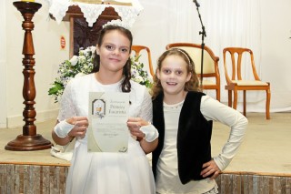 
                <a style='margin-left: 5px;' class='btn btn-xs btn-social btn-facebook' href='https://www.facebook.com/sharer/sharer.php?u=https://www.galeramix.com.br/imagem/a51/800-800-90/conteudo/site_galerias/51/primeira-eucaristia-tayna-16.jpg' rel='popup' data-width='500' data-height='400'><i class='fa fa-facebook'></i>Compartilhar <span class='hidden-xs'>no Facebook</span>
            </a> 
            <a class='btn btn-default btn-xs' target='_blank' href='imagem/a51/800-800-90/conteudo/site_galerias/51/primeira-eucaristia-tayna-16.jpg'>
                <span class='glyphicon glyphicon-cloud-download'></span> Salvar
            </a>
            