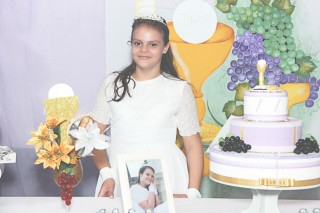 
<a style='margin-left: 5px;' class='btn btn-xs btn-social btn-facebook' href='https://www.facebook.com/sharer/sharer.php?u=https://www.galeramix.com.br/imagem/a51/800-800-90/conteudo/site_galerias/51/primeira-eucaristia-tayna-65.jpg' rel='popup' data-width='500' data-height='400'><i class='fa fa-facebook'></i>Compartilhar <span class='hidden-xs'>no Facebook</span>
</a> 
<a class='btn btn-default btn-xs' target='_blank' href='imagem/a51/800-800-90/conteudo/site_galerias/51/primeira-eucaristia-tayna-65.jpg'>
<span class='glyphicon glyphicon-cloud-download'></span> Salvar
</a>
