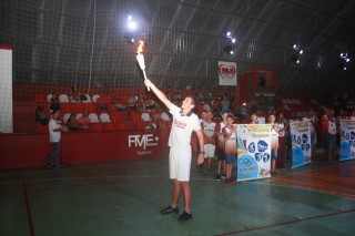 
<a style='margin-left: 5px;' class='btn btn-xs btn-social btn-facebook' href='https://www.facebook.com/sharer/sharer.php?u=https://www.galeramix.com.br/imagem/a52/800-800-90/conteudo/site_galerias/52/xv-olimpiadas-tijuquense-28.jpg' rel='popup' data-width='500' data-height='400'><i class='fa fa-facebook'></i>Compartilhar <span class='hidden-xs'>no Facebook</span>
</a> 
<a class='btn btn-default btn-xs' target='_blank' href='imagem/a52/800-800-90/conteudo/site_galerias/52/xv-olimpiadas-tijuquense-28.jpg'>
<span class='glyphicon glyphicon-cloud-download'></span> Salvar
</a>
