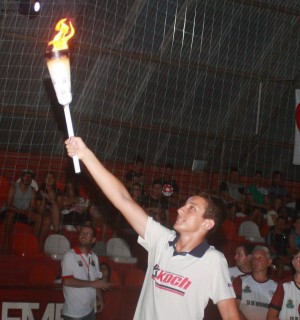 
<a style='margin-left: 5px;' class='btn btn-xs btn-social btn-facebook' href='https://www.facebook.com/sharer/sharer.php?u=https://www.galeramix.com.br/imagem/a52/800-800-90/conteudo/site_galerias/52/xv-olimpiadas-tijuquense-29.jpg' rel='popup' data-width='500' data-height='400'><i class='fa fa-facebook'></i>Compartilhar <span class='hidden-xs'>no Facebook</span>
</a> 
<a class='btn btn-default btn-xs' target='_blank' href='imagem/a52/800-800-90/conteudo/site_galerias/52/xv-olimpiadas-tijuquense-29.jpg'>
<span class='glyphicon glyphicon-cloud-download'></span> Salvar
</a>
