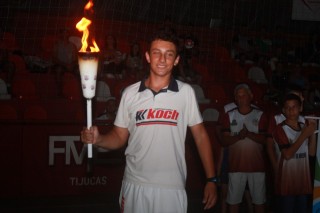 
<a style='margin-left: 5px;' class='btn btn-xs btn-social btn-facebook' href='https://www.facebook.com/sharer/sharer.php?u=https://www.galeramix.com.br/imagem/a52/800-800-90/conteudo/site_galerias/52/xv-olimpiadas-tijuquense-30.jpg' rel='popup' data-width='500' data-height='400'><i class='fa fa-facebook'></i>Compartilhar <span class='hidden-xs'>no Facebook</span>
</a> 
<a class='btn btn-default btn-xs' target='_blank' href='imagem/a52/800-800-90/conteudo/site_galerias/52/xv-olimpiadas-tijuquense-30.jpg'>
<span class='glyphicon glyphicon-cloud-download'></span> Salvar
</a>
