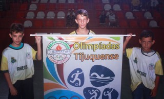 
<a style='margin-left: 5px;' class='btn btn-xs btn-social btn-facebook' href='https://www.facebook.com/sharer/sharer.php?u=https://www.galeramix.com.br/imagem/a52/800-800-90/conteudo/site_galerias/52/xv-olimpiadas-tijuquense-8.jpg' rel='popup' data-width='500' data-height='400'><i class='fa fa-facebook'></i>Compartilhar <span class='hidden-xs'>no Facebook</span>
</a> 
<a class='btn btn-default btn-xs' target='_blank' href='imagem/a52/800-800-90/conteudo/site_galerias/52/xv-olimpiadas-tijuquense-8.jpg'>
<span class='glyphicon glyphicon-cloud-download'></span> Salvar
</a>
