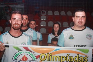 
<a style='margin-left: 5px;' class='btn btn-xs btn-social btn-facebook' href='https://www.facebook.com/sharer/sharer.php?u=https://www.galeramix.com.br/imagem/a52/800-800-90/conteudo/site_galerias/52/xv-olimpiadas-tijuquense-9.jpg' rel='popup' data-width='500' data-height='400'><i class='fa fa-facebook'></i>Compartilhar <span class='hidden-xs'>no Facebook</span>
</a> 
<a class='btn btn-default btn-xs' target='_blank' href='imagem/a52/800-800-90/conteudo/site_galerias/52/xv-olimpiadas-tijuquense-9.jpg'>
<span class='glyphicon glyphicon-cloud-download'></span> Salvar
</a>
