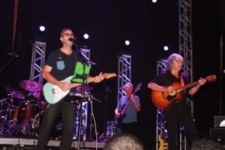 
                                    <a style='margin-left: 5px;' class='btn btn-xs btn-social btn-facebook' href='https://www.facebook.com/sharer/sharer.php?u=https://www.galeramix.com.br/imagem/a53/800-800-90/conteudo/site_galerias/53/petry-1.jpg' rel='popup' data-width='500' data-height='400'><i class='fa fa-facebook'></i>Compartilhar <span class='hidden-xs'>no Facebook</span>
                                </a> 
                                <a class='btn btn-default btn-xs' target='_blank' href='imagem/a53/800-800-90/conteudo/site_galerias/53/petry-1.jpg'>
                                    <span class='glyphicon glyphicon-cloud-download'></span> Salvar
                                </a>
                                