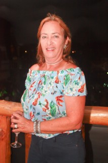 
                        <a style='margin-left: 5px;' class='btn btn-xs btn-social btn-facebook' href='https://www.facebook.com/sharer/sharer.php?u=https://www.galeramix.com.br/imagem/a53/800-800-90/conteudo/site_galerias/53/petry-101.jpg' rel='popup' data-width='500' data-height='400'><i class='fa fa-facebook'></i>Compartilhar <span class='hidden-xs'>no Facebook</span>
                    </a> 
                    <a class='btn btn-default btn-xs' target='_blank' href='imagem/a53/800-800-90/conteudo/site_galerias/53/petry-101.jpg'>
                        <span class='glyphicon glyphicon-cloud-download'></span> Salvar
                    </a>
                    