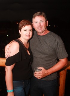 
    <a style='margin-left: 5px;' class='btn btn-xs btn-social btn-facebook' href='https://www.facebook.com/sharer/sharer.php?u=https://www.galeramix.com.br/imagem/a53/800-800-90/conteudo/site_galerias/53/petry-106.jpg' rel='popup' data-width='500' data-height='400'><i class='fa fa-facebook'></i>Compartilhar <span class='hidden-xs'>no Facebook</span>
</a> 
<a class='btn btn-default btn-xs' target='_blank' href='imagem/a53/800-800-90/conteudo/site_galerias/53/petry-106.jpg'>
    <span class='glyphicon glyphicon-cloud-download'></span> Salvar
</a>
