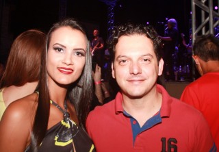 
<a style='margin-left: 5px;' class='btn btn-xs btn-social btn-facebook' href='https://www.facebook.com/sharer/sharer.php?u=https://www.galeramix.com.br/imagem/a53/800-800-90/conteudo/site_galerias/53/petry-12.jpg' rel='popup' data-width='500' data-height='400'><i class='fa fa-facebook'></i>Compartilhar <span class='hidden-xs'>no Facebook</span>
</a> 
<a class='btn btn-default btn-xs' target='_blank' href='imagem/a53/800-800-90/conteudo/site_galerias/53/petry-12.jpg'>
<span class='glyphicon glyphicon-cloud-download'></span> Salvar
</a>
