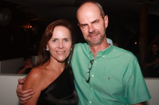 
<a style='margin-left: 5px;' class='btn btn-xs btn-social btn-facebook' href='https://www.facebook.com/sharer/sharer.php?u=https://www.galeramix.com.br/imagem/a53/800-800-90/conteudo/site_galerias/53/petry-133.jpg' rel='popup' data-width='500' data-height='400'><i class='fa fa-facebook'></i>Compartilhar <span class='hidden-xs'>no Facebook</span>
</a> 
<a class='btn btn-default btn-xs' target='_blank' href='imagem/a53/800-800-90/conteudo/site_galerias/53/petry-133.jpg'>
<span class='glyphicon glyphicon-cloud-download'></span> Salvar
</a>
