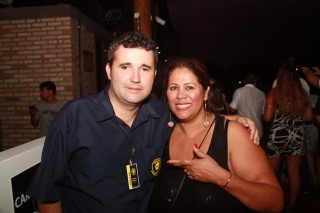 
<a style='margin-left: 5px;' class='btn btn-xs btn-social btn-facebook' href='https://www.facebook.com/sharer/sharer.php?u=https://www.galeramix.com.br/imagem/a53/800-800-90/conteudo/site_galerias/53/petry-21.jpg' rel='popup' data-width='500' data-height='400'><i class='fa fa-facebook'></i>Compartilhar <span class='hidden-xs'>no Facebook</span>
</a> 
<a class='btn btn-default btn-xs' target='_blank' href='imagem/a53/800-800-90/conteudo/site_galerias/53/petry-21.jpg'>
<span class='glyphicon glyphicon-cloud-download'></span> Salvar
</a>
