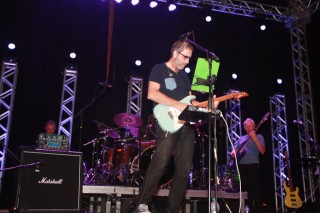 
<a style='margin-left: 5px;' class='btn btn-xs btn-social btn-facebook' href='https://www.facebook.com/sharer/sharer.php?u=https://www.galeramix.com.br/imagem/a53/800-800-90/conteudo/site_galerias/53/petry-3.jpg' rel='popup' data-width='500' data-height='400'><i class='fa fa-facebook'></i>Compartilhar <span class='hidden-xs'>no Facebook</span>
</a> 
<a class='btn btn-default btn-xs' target='_blank' href='imagem/a53/800-800-90/conteudo/site_galerias/53/petry-3.jpg'>
<span class='glyphicon glyphicon-cloud-download'></span> Salvar
</a>
