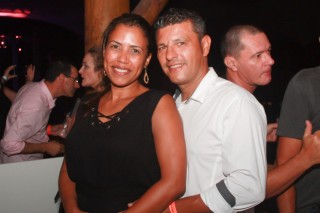 
<a style='margin-left: 5px;' class='btn btn-xs btn-social btn-facebook' href='https://www.facebook.com/sharer/sharer.php?u=https://www.galeramix.com.br/imagem/a53/800-800-90/conteudo/site_galerias/53/petry-40.jpg' rel='popup' data-width='500' data-height='400'><i class='fa fa-facebook'></i>Compartilhar <span class='hidden-xs'>no Facebook</span>
</a> 
<a class='btn btn-default btn-xs' target='_blank' href='imagem/a53/800-800-90/conteudo/site_galerias/53/petry-40.jpg'>
<span class='glyphicon glyphicon-cloud-download'></span> Salvar
</a>
