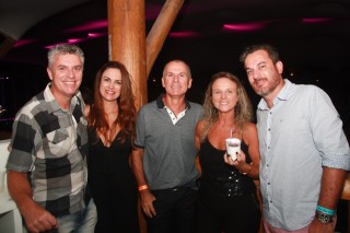 
<a style='margin-left: 5px;' class='btn btn-xs btn-social btn-facebook' href='https://www.facebook.com/sharer/sharer.php?u=https://www.galeramix.com.br/imagem/a53/800-800-90/conteudo/site_galerias/53/petry-43.jpg' rel='popup' data-width='500' data-height='400'><i class='fa fa-facebook'></i>Compartilhar <span class='hidden-xs'>no Facebook</span>
</a> 
<a class='btn btn-default btn-xs' target='_blank' href='imagem/a53/800-800-90/conteudo/site_galerias/53/petry-43.jpg'>
<span class='glyphicon glyphicon-cloud-download'></span> Salvar
</a>
