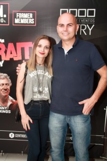 
<a style='margin-left: 5px;' class='btn btn-xs btn-social btn-facebook' href='https://www.facebook.com/sharer/sharer.php?u=https://www.galeramix.com.br/imagem/a53/800-800-90/conteudo/site_galerias/53/petry-66.jpg' rel='popup' data-width='500' data-height='400'><i class='fa fa-facebook'></i>Compartilhar <span class='hidden-xs'>no Facebook</span>
</a> 
<a class='btn btn-default btn-xs' target='_blank' href='imagem/a53/800-800-90/conteudo/site_galerias/53/petry-66.jpg'>
<span class='glyphicon glyphicon-cloud-download'></span> Salvar
</a>
