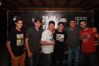 
<a style='margin-left: 5px;' class='btn btn-xs btn-social btn-facebook' href='https://www.facebook.com/sharer/sharer.php?u=https://www.galeramix.com.br/imagem/a53/800-800-90/conteudo/site_galerias/53/petry-72.jpg' rel='popup' data-width='500' data-height='400'><i class='fa fa-facebook'></i>Compartilhar <span class='hidden-xs'>no Facebook</span>
</a> 
<a class='btn btn-default btn-xs' target='_blank' href='imagem/a53/800-800-90/conteudo/site_galerias/53/petry-72.jpg'>
<span class='glyphicon glyphicon-cloud-download'></span> Salvar
</a>
