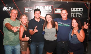 
<a style='margin-left: 5px;' class='btn btn-xs btn-social btn-facebook' href='https://www.facebook.com/sharer/sharer.php?u=https://www.galeramix.com.br/imagem/a53/800-800-90/conteudo/site_galerias/53/petry-79.jpg' rel='popup' data-width='500' data-height='400'><i class='fa fa-facebook'></i>Compartilhar <span class='hidden-xs'>no Facebook</span>
</a> 
<a class='btn btn-default btn-xs' target='_blank' href='imagem/a53/800-800-90/conteudo/site_galerias/53/petry-79.jpg'>
<span class='glyphicon glyphicon-cloud-download'></span> Salvar
</a>
