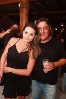 
<a style='margin-left: 5px;' class='btn btn-xs btn-social btn-facebook' href='https://www.facebook.com/sharer/sharer.php?u=https://www.galeramix.com.br/imagem/a53/800-800-90/conteudo/site_galerias/53/petry-95.jpg' rel='popup' data-width='500' data-height='400'><i class='fa fa-facebook'></i>Compartilhar <span class='hidden-xs'>no Facebook</span>
</a> 
<a class='btn btn-default btn-xs' target='_blank' href='imagem/a53/800-800-90/conteudo/site_galerias/53/petry-95.jpg'>
<span class='glyphicon glyphicon-cloud-download'></span> Salvar
</a>
