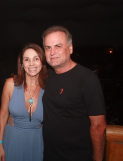 
<a style='margin-left: 5px;' class='btn btn-xs btn-social btn-facebook' href='https://www.facebook.com/sharer/sharer.php?u=https://www.galeramix.com.br/imagem/a53/800-800-90/conteudo/site_galerias/53/petry-97.jpg' rel='popup' data-width='500' data-height='400'><i class='fa fa-facebook'></i>Compartilhar <span class='hidden-xs'>no Facebook</span>
</a> 
<a class='btn btn-default btn-xs' target='_blank' href='imagem/a53/800-800-90/conteudo/site_galerias/53/petry-97.jpg'>
<span class='glyphicon glyphicon-cloud-download'></span> Salvar
</a>
