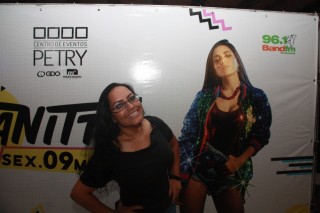 
            <a style='margin-left: 5px;' class='btn btn-xs btn-social btn-facebook' href='https://www.facebook.com/sharer/sharer.php?u=https://www.galeramix.com.br/imagem/a55/800-800-90/conteudo/site_galerias/55/img8386.jpg' rel='popup' data-width='500' data-height='400'><i class='fa fa-facebook'></i>Compartilhar <span class='hidden-xs'>no Facebook</span>
        </a> 
        <a class='btn btn-default btn-xs' target='_blank' href='imagem/a55/800-800-90/conteudo/site_galerias/55/img8386.jpg'>
            <span class='glyphicon glyphicon-cloud-download'></span> Salvar
        </a>
        